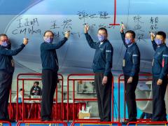 華航747光榮退役 “空中女王再見(jiàn)!”航迷不舍道別